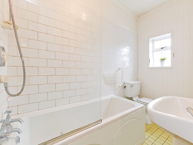 15 South Dock Street, Ringsend, Dublin 4. Owen Reilly Owen Reilly